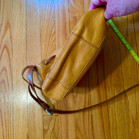 PIKOLINOS NWOT! Beautiful Buttery Leather Crossbody Bag with magnetic closure - Picture 8 of 17